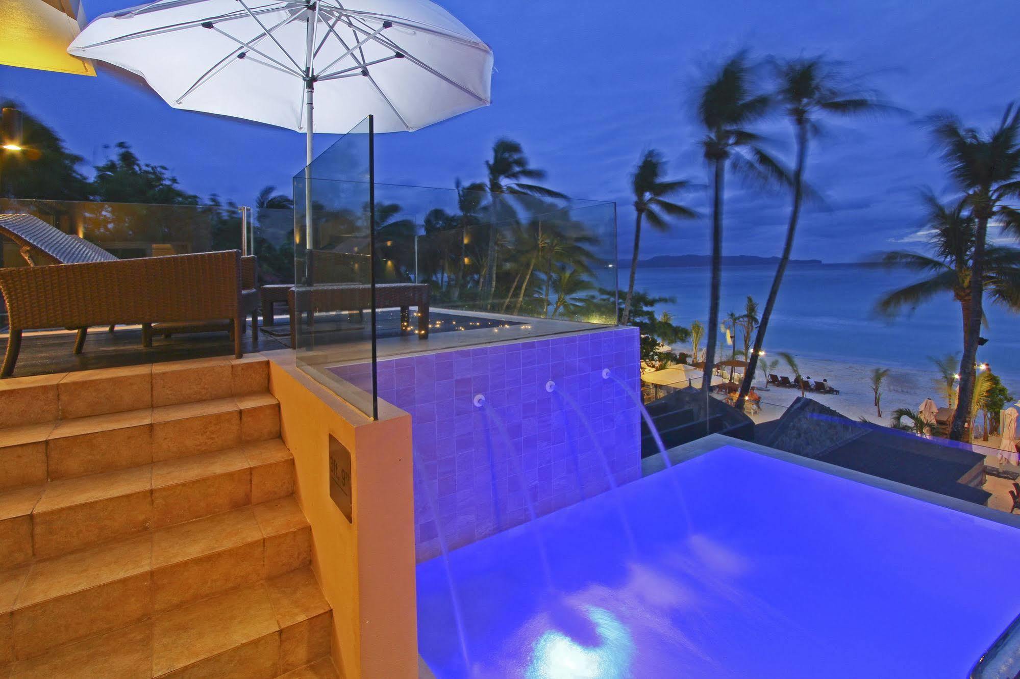 Two Seasons Boracay Resort Balabag  Exterior foto